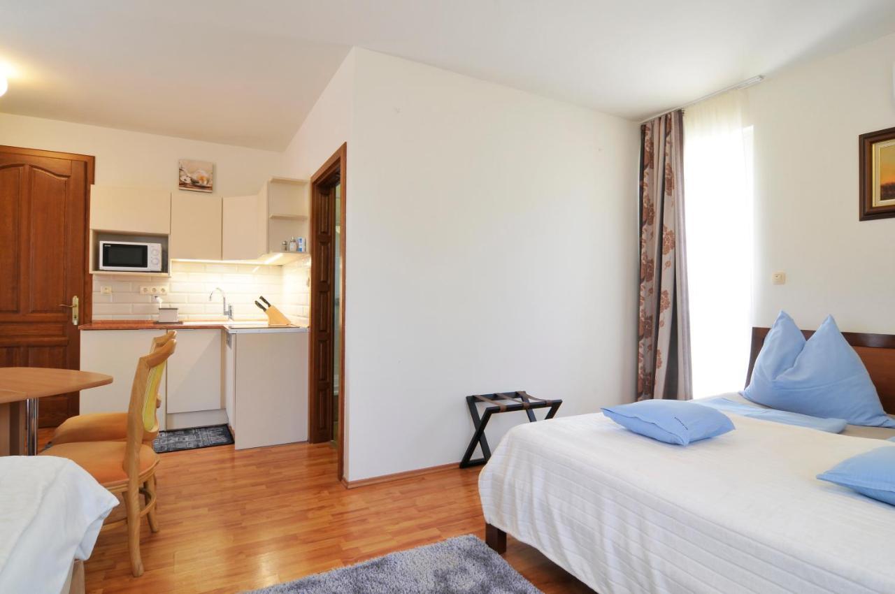 Farkas Apartman Siofok Ngoại thất bức ảnh