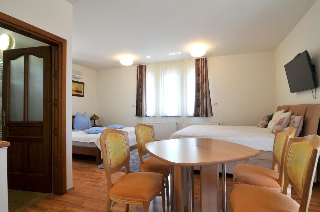 Farkas Apartman Siofok Ngoại thất bức ảnh