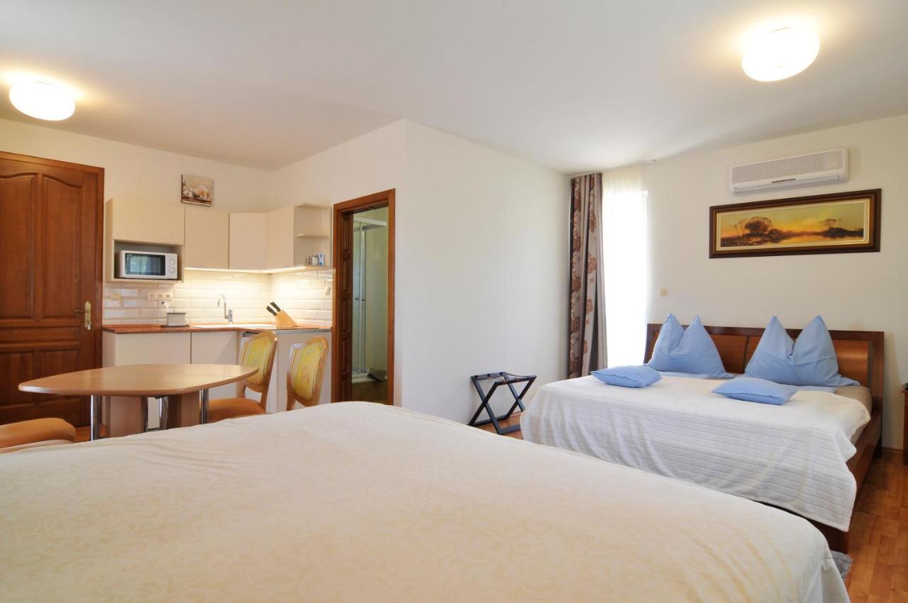 Farkas Apartman Siofok Ngoại thất bức ảnh